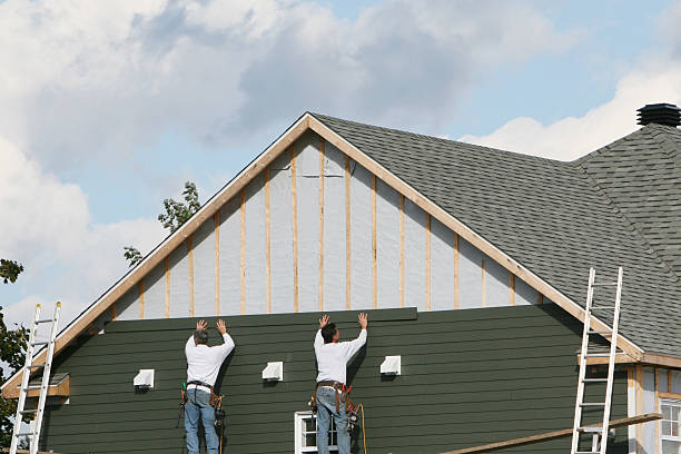 Professional Siding technician working in Chardon, OH